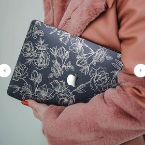 MacBook case 🌹🖤🖤 NWOT